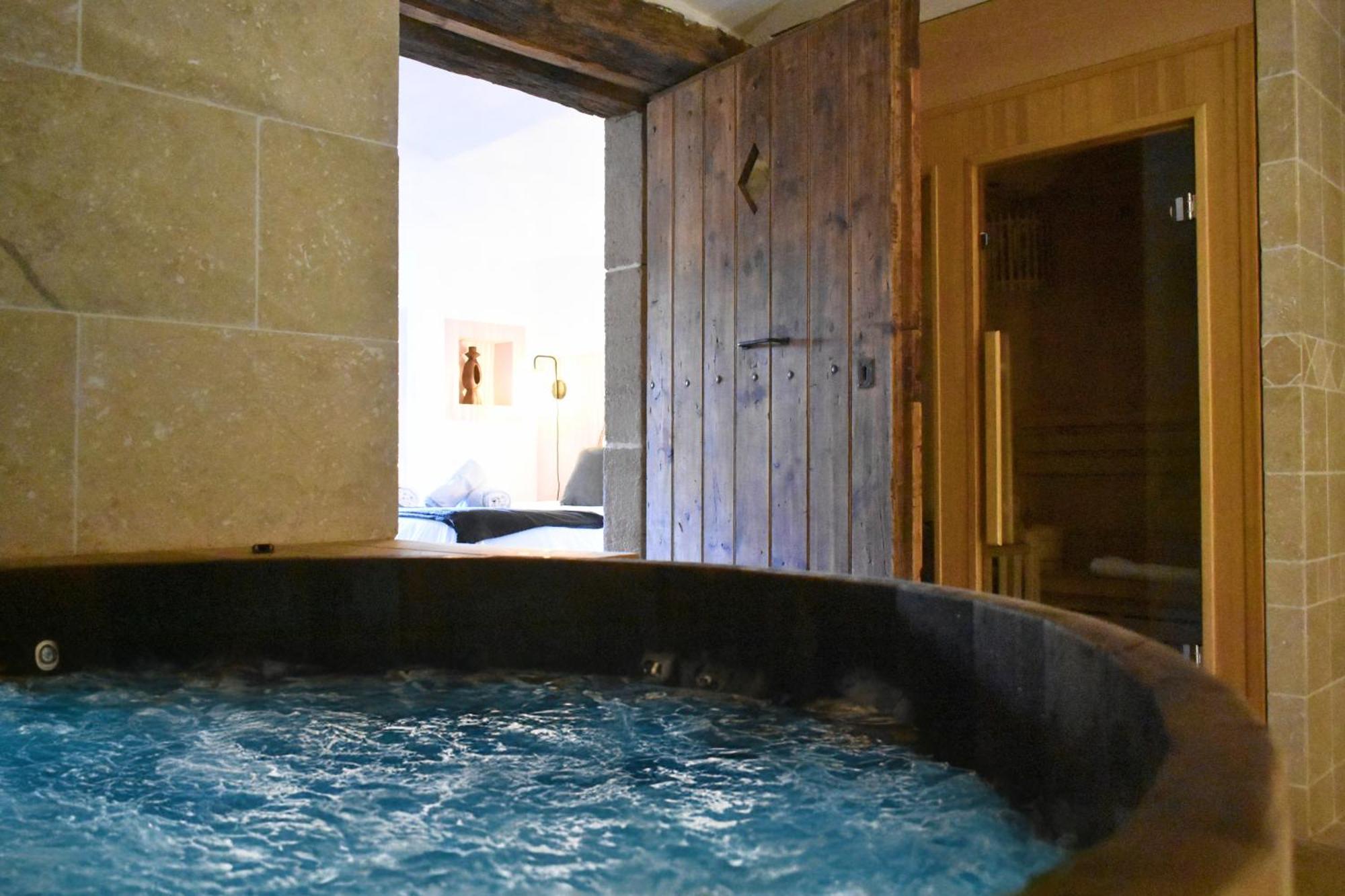 Ferienwohnung Hebergement Insolite Avec Jacuzzi Privatif Millau Exterior foto